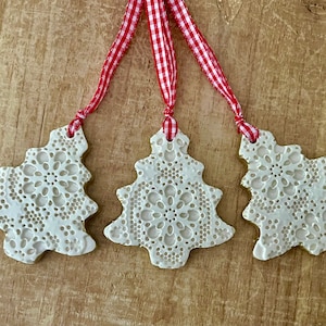 White and Gold Lace Christmas Trees, Set of 3, Handmade Ornaments, Ornament Set, Ceramic Ornaments, Lace Ornaments, Lace Trees, Gift Tags