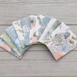 Lot de 12 mini-enveloppes à motifs assortis / 8 cm x 10,5 cm / Enveloppe florale classique faite main / Enveloppe double face / Papier brouillon / Papeterie