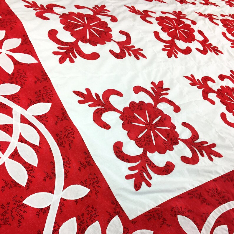 Red & White Applique Sand Dollar QUILT TOP Incredible borders 