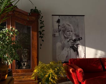 Brigitte Bardot – wydruk artystyczny z aparatem, płótno artystyczne z Brigitte Bardot, Brigitte Bardot Vintage, ikona kina, aktorka, modelka