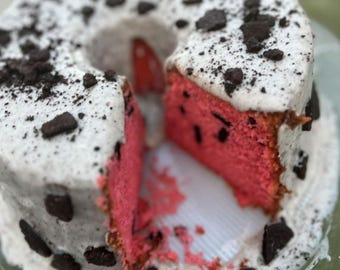 Delicious Strawberry & Cookies Cream Dream Cake Recipe – Sweet and Crunchy Twist!