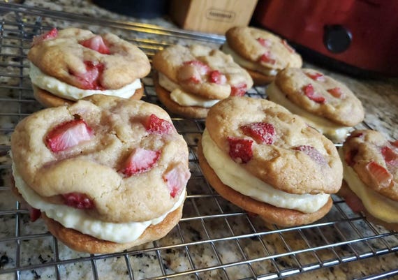 Strawberry Cheesecake Sandwich Cookies – The Ultimate Dessert Cookie Recipe