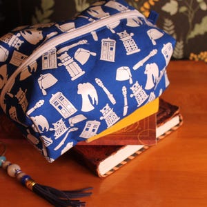 Grand sac à fermeture éclair Dr. Who inspiré