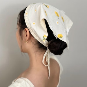 Embroidered Wildflower Lace Bandana: Personalized Floral Head Scarf