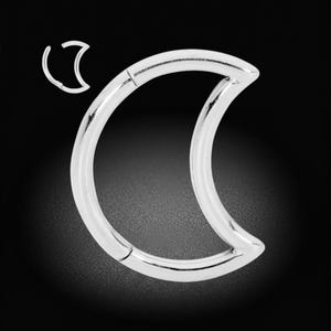 Conjunto de 2 brincos de argola articulada em aço cirúrgico com formato de lua para piercing corporal.