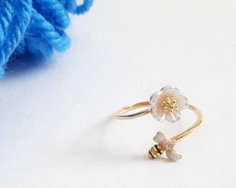 Gold Sterling Silver Yarn Tension Ring Bee & Flower Adjustable Size 5-10 Crochet Ring Beginner Knitting Gift Regulator Tool Yarn Guide