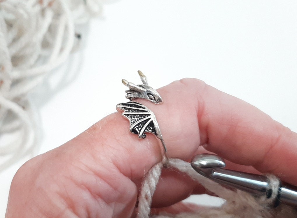 mayhouse silver yarn tension ring hummingbird & leaf