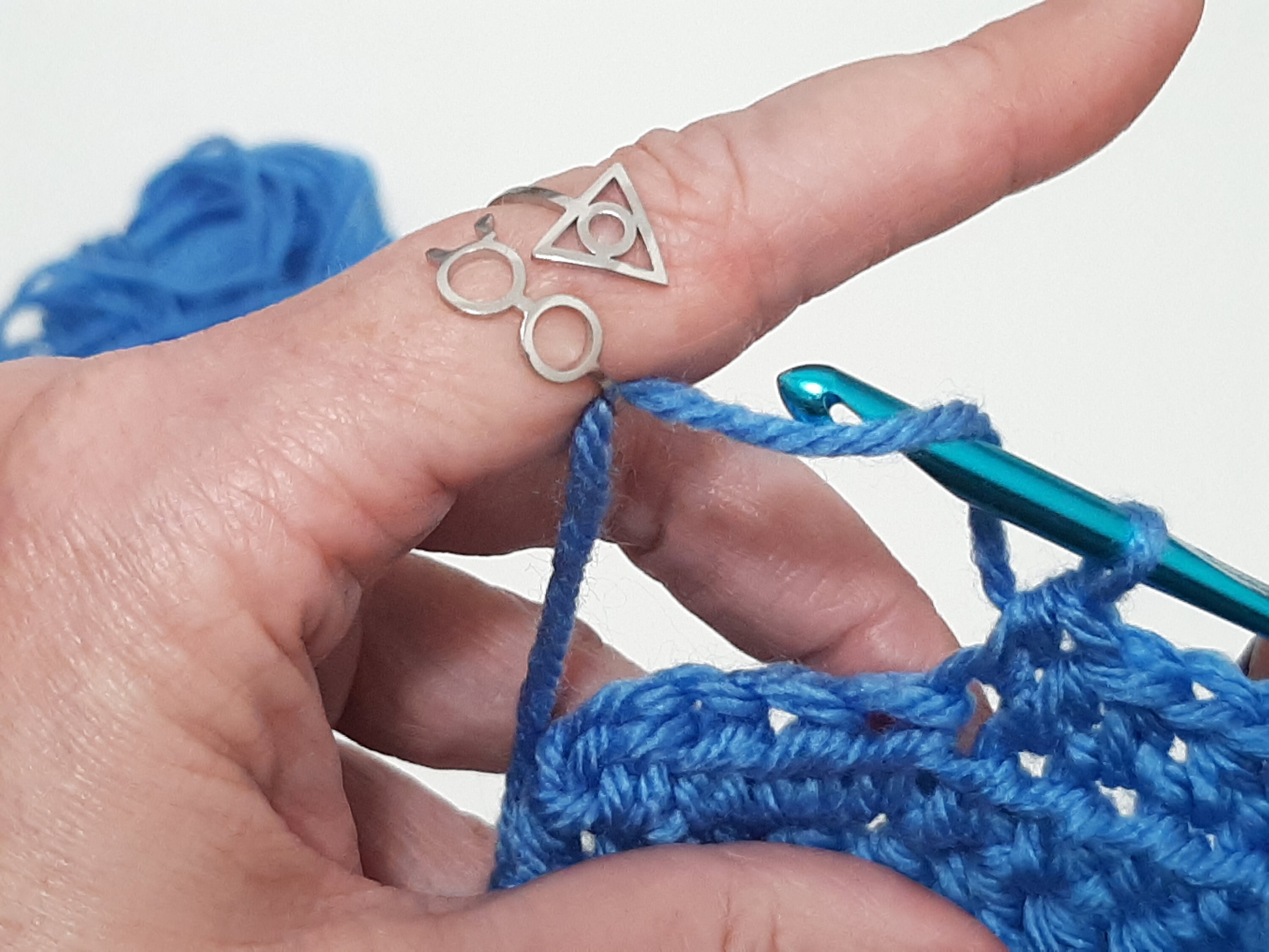  Purple Handmade Crochet Ring, Left & Right Handed Zig Zag Ring,  Yarn Knitting Ring, Crochet Gifts for Crocheters, Christmas, Birthday Gift  For Crochet Lovers & Knitters (13 Colors) : Handmade Products