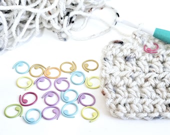 Marcadores de puntada en espiral abiertos, juego de 20, de metal, de colores aleatorios, para tejer o crochet, accesorios para guardar hilo, deslizable, para guardar progreso