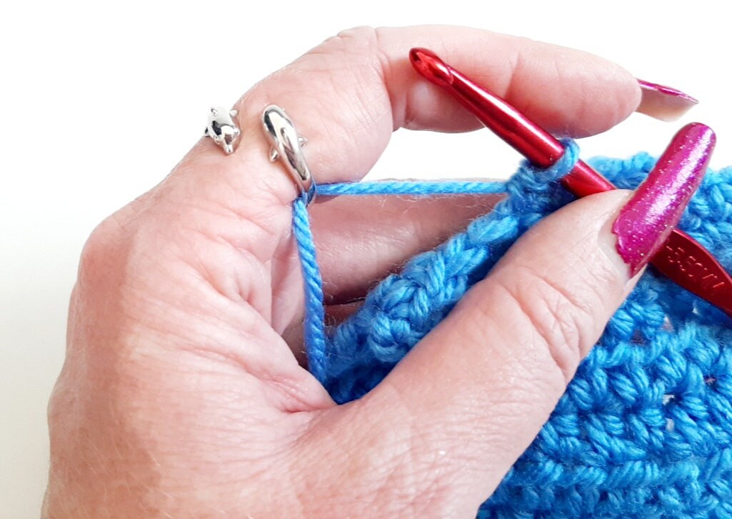 9 Pcs Crochet Ring - Adjustable Crochet Tension Ring Finger Yarn Guide  Knitting Tension Rings for Crocheting Companion Ring for Women