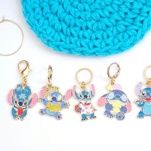 Blue Alien Stitch Markers Set of 5 Stitch Resin Charms Knitting Crochet Stitch Marker Progress Keepers Stitch Counter Place Marker
