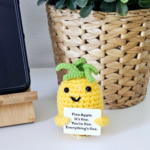 Ananas positif au crochet avec support Cadeau au crochet motivant pour ami Accessoire de bureau pour collègue Cadeau encourageant pour la santé mentale