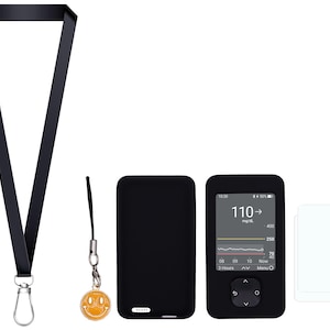 以下が含まれることがあります： 110 mg/dLのグルコース値を表示する黒い医療機器、黒いケース、ストラップ、スマイリーフェイスチャーム。2枚の白いカードも含まれています。