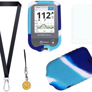 Puede incluir: Un conjunto de accesorios para el control de la diabetes. Incluye un cordón negro, una funda de silicona azul, blanca y azul marino, un monitor de glucosa Freestyle Libre 3, dos protectores de pantalla y un charm de carita sonriente amarilla.