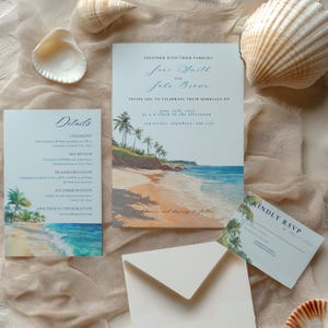 Puede incluir: Conjunto de invitaciones de boda con temática de playa. La invitación principal presenta una pintura de acuarela de una playa tropical con palmeras y olas del océano. La tarjeta de detalles incluye información sobre la ceremonia, la recepción, el transporte, el alojamiento y la información adicional. La tarjeta RSVP tiene un diseño tropical con palmeras y un lugar para escribir el nombre del invitado y su RSVP.