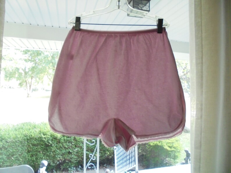 Pink Vtg Granny panties sz 8 Cotton Vintage Lingerie Bloomer