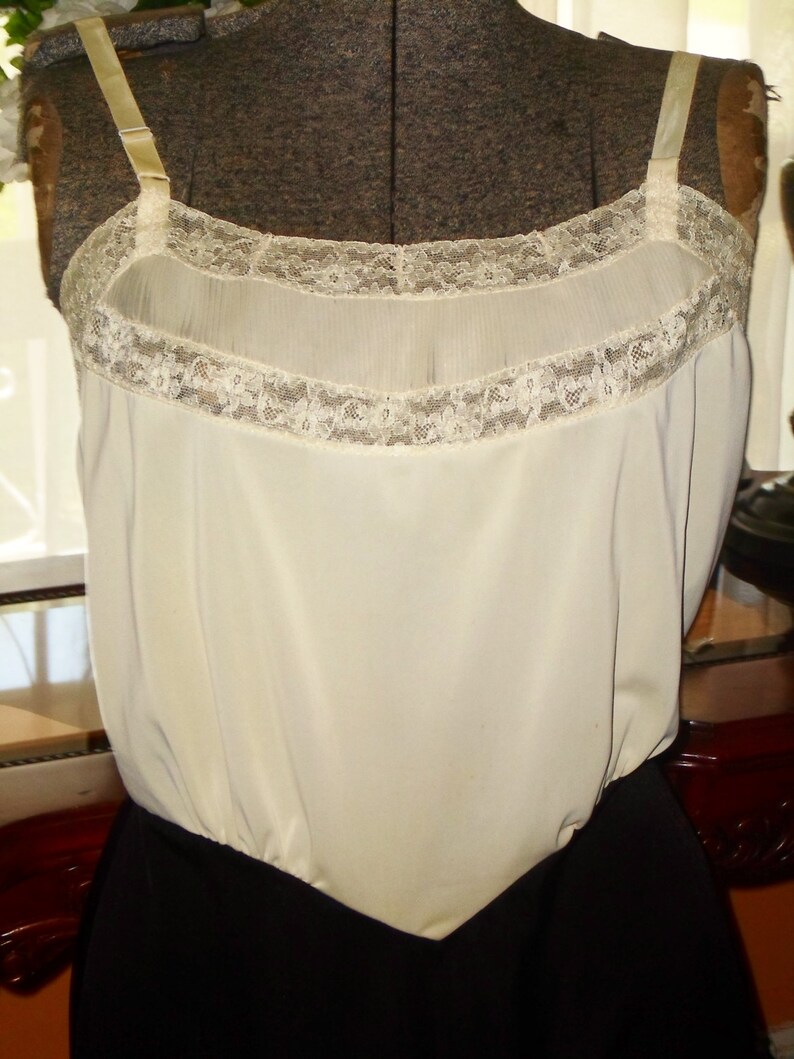 Vintage Nylon Full Slip sz 36 dual tone Nylon Sans Souci Vintage lingerie