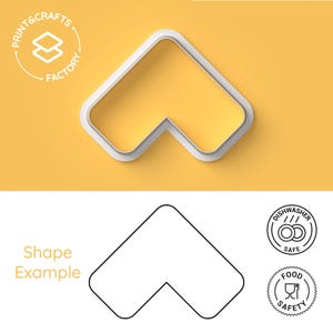 Könnte beinhalten: Ein weiß-gelber, eckförmiger Ausstecher mit dem Text "PRINT & CRAFTS FACTORY". Das Bild enthält auch eine schwarz-weiße Umrisszeichnung der Form und Symbole, die Spülmaschinen- und Lebensmittelsicherheit anzeigen.