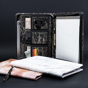 Carpeta de cuero PU con diseño de granito personalizada, portafolios de cuero PU para mujer, portafolios de cuero PU A4, funda para iPad de 12,9 pulgadas, portalápices, regalo para ella