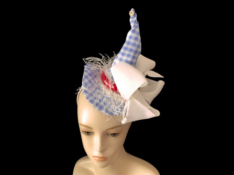 Blue Mini Top Hat with flower Burlesque Fascinator Blue Mini Top Hat with flower Burlesque Fascinator