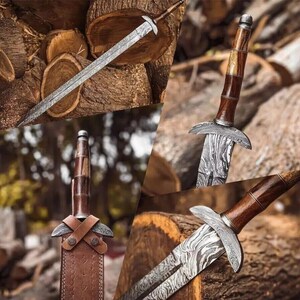 Hand-Forged Damascus Viking Sword with Wooden Handle, Custom Leather Sheath, Double-Edged Blade, Ideal for Collectors & Cosplay, Xmas Gift