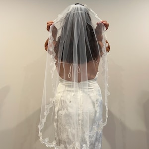 White Lace Trimed Veil Fingertip Wedding Veil Gift for Bride Pearl Accessory for Bachelorette, Wedding, Bridal Shower, and more
