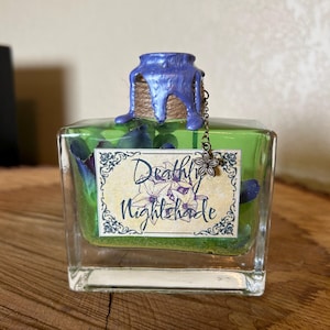 Deathly Nightshade Potion Bottle: Wizarding World Halloween Decor