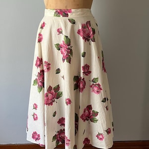 Vintage 1940s 1950s Bold Floral Rose Print Cotton Skirt