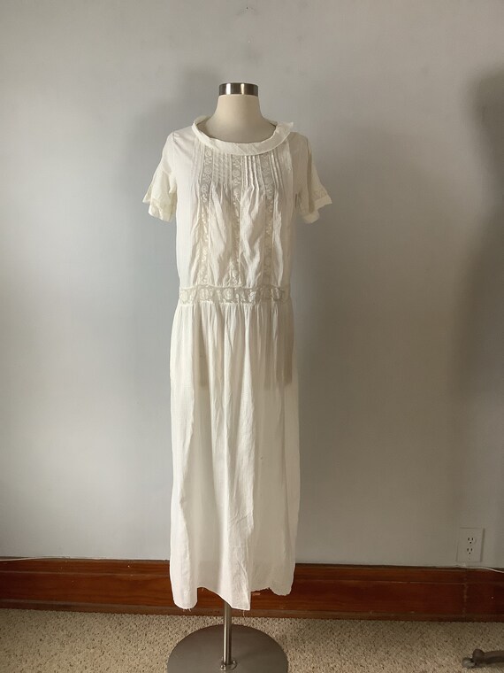 Vintage Early 1920s White Cotton and Lace Day Dres