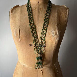Vintage 1920s Green and Yellow Glass Beaded Necklace