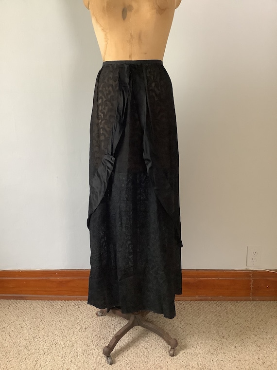 Antique Victorian 1890s Black Swirl Print Skirt