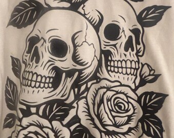 camisetas de caveira e rosas