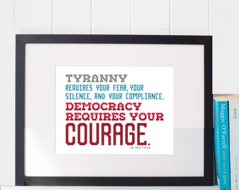 La democracia requiere coraje — Patrón de punto de cruz de JB Pritzker