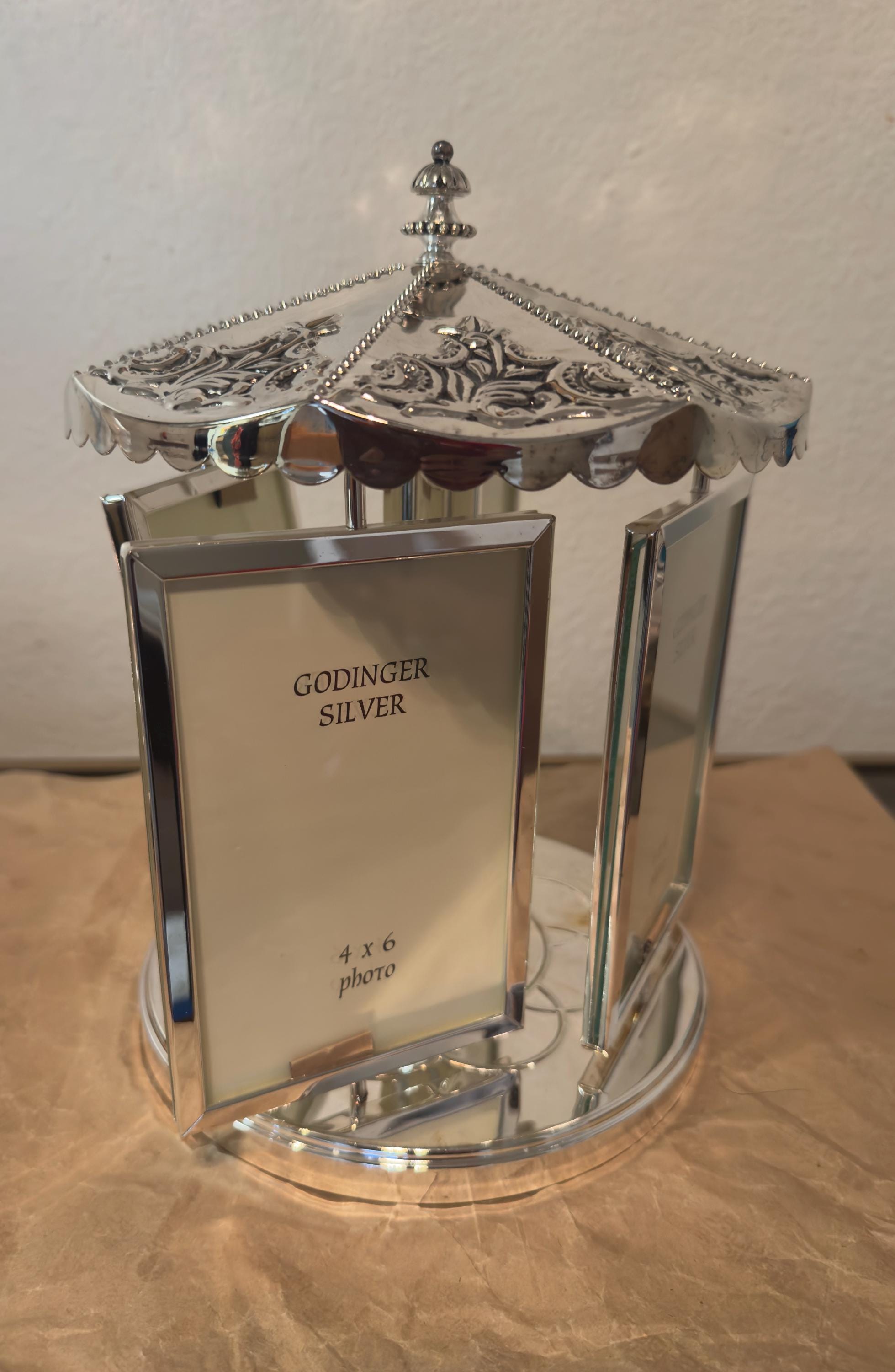 Godinger Silverplate Carousel Revolving Picture Frames 4x6 Decor