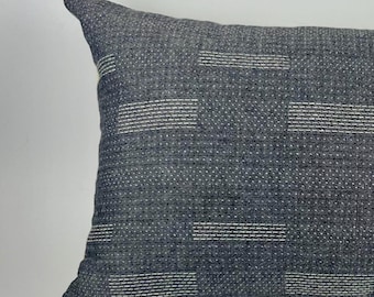 Lendenkissen im Sashiko-Stil - handwerklicher Komfort mit einer japanischen zeitgenössischen Seele Größe 12 "x 20"