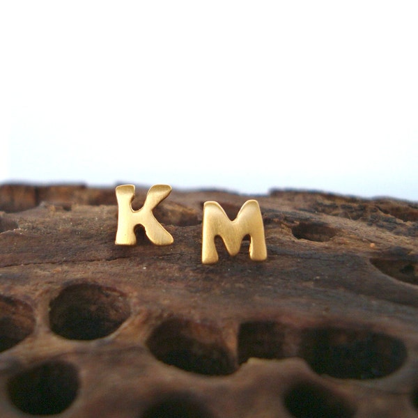 Single Gold Initial Earring / Personalized Letter Stud / Custom Gift for Her Him