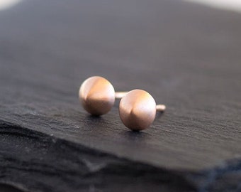 Tiny Solid Gold Cone Earrings / Geometric Minimal Studs / Everyday Cute Earrings / Gift for mom, wife / Fine Jewelry