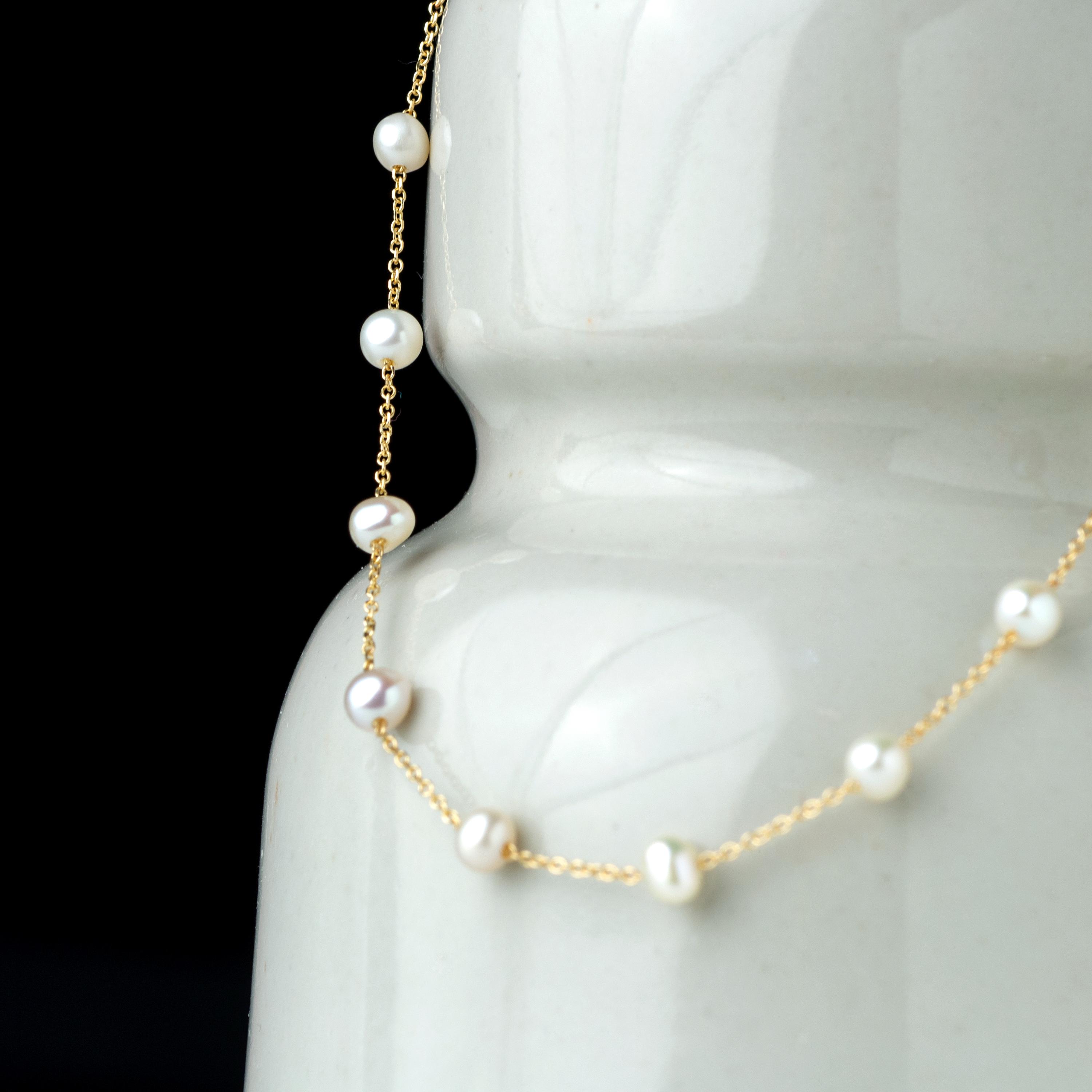 ブレスレット LESS IS MORE 14K gold field 4mm pearl necklace CLAM 14K Gold Filled Real Pearl Necklace Choker, Freshwater