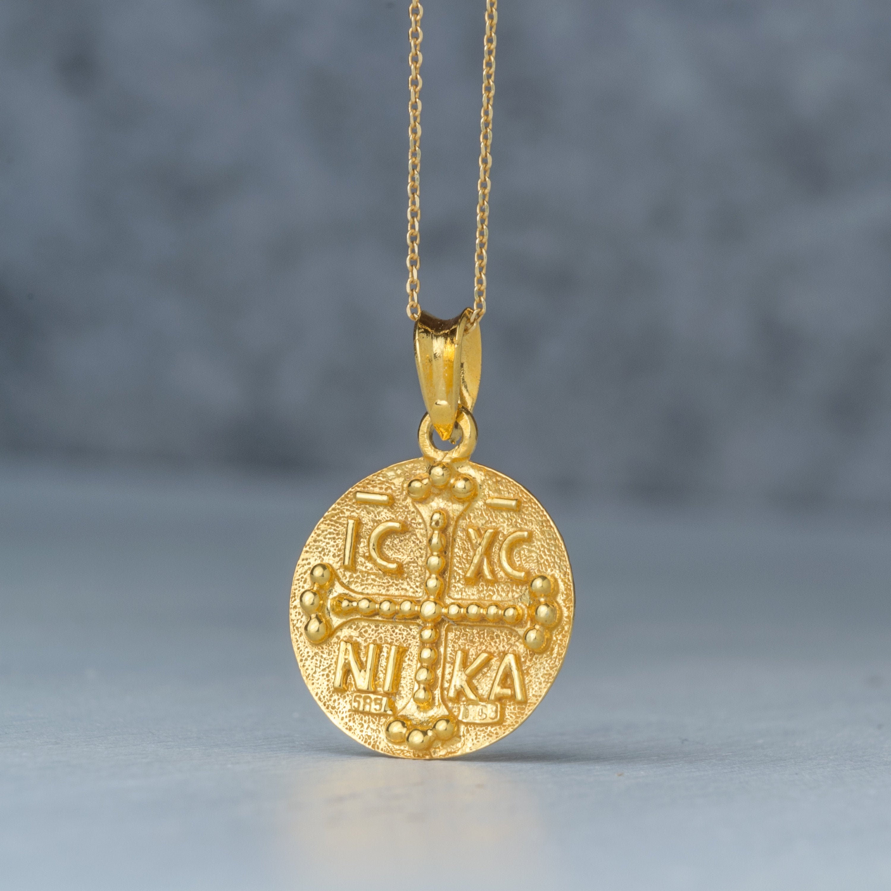 Gold Color Round Cross Coin Pendant Necklace for Women Retro Insignia  Collares Unisex Clavicle Chain Necklaces Stacking Jewelry