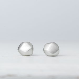 Solid Gold Pebble Earrings / Diamond Nugget Studs / Geometric Jewelry / Minimal Everyday Gift / Unisex image 3