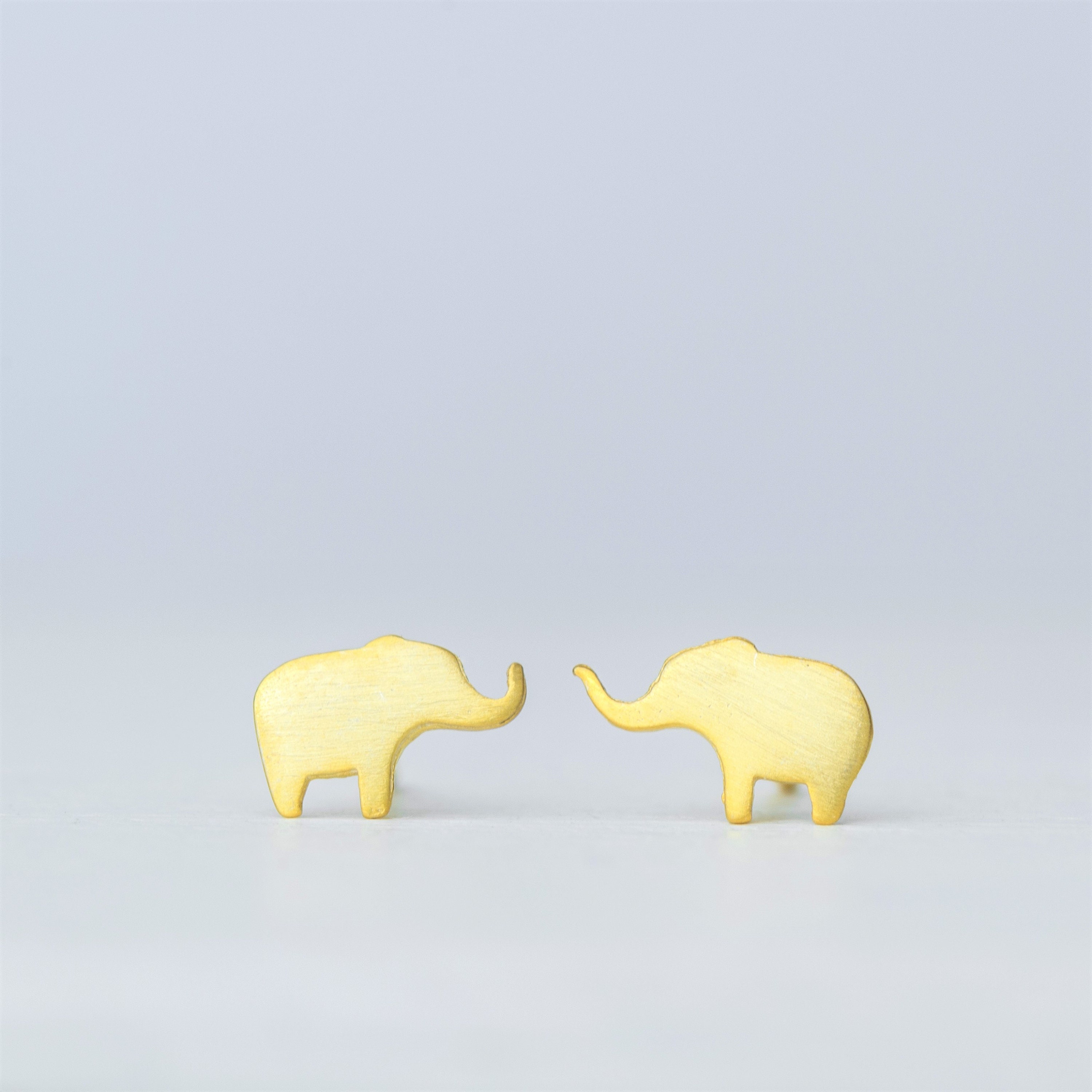 Extra kleine Elefanten Ohrringe / süße Solid Gold Tier Ohrstecker / Zierliches Geschenk für Kinder, Jugendliche