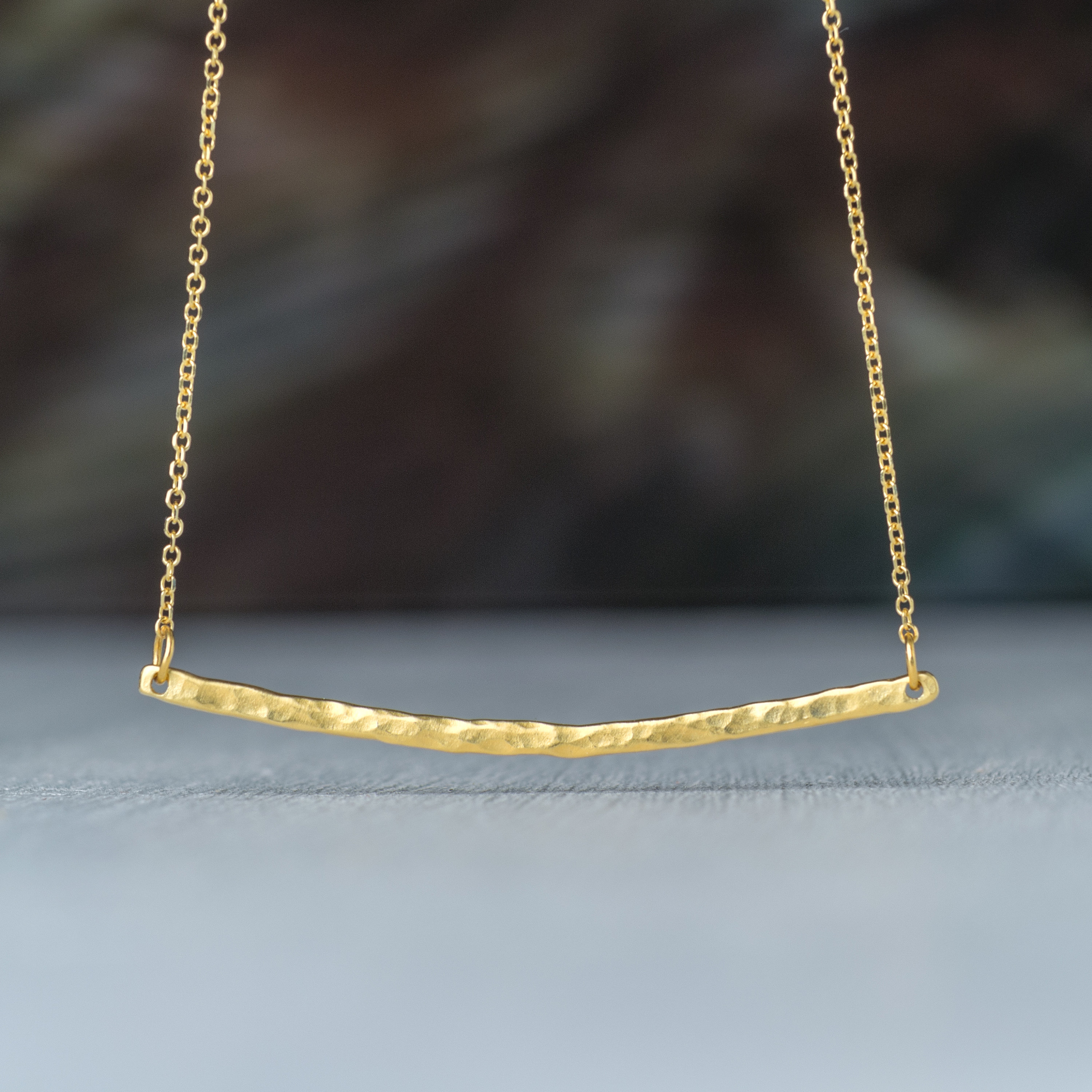 う*め様 CURVE BAR NECKLACE　（アンティーク） Hammered Curved Bar Necklace | Gold Necklaces | Junghwa