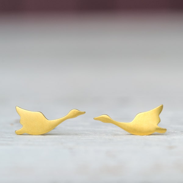 Solid Gold Gänse Ohrringe, kleine Vogel Ohrstecker, 14k zierliches Geschenk für sie, Tier Schmuck