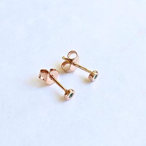 Maleńki kolczyk z litego złota z kamieniem szlachetnym: pojedynczy minimalistyczny kolczyk, diament, 9k 14k 18k 207H-S zdjęcie 10