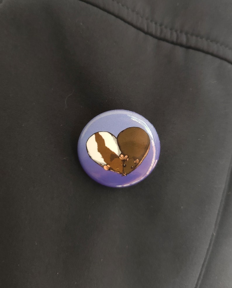 Rat heart 32mm pin badge image 4