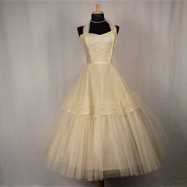 Reserved for Lynn/////////////////////////Vintage 50s Wedding / Prom / Winter Formal Dress