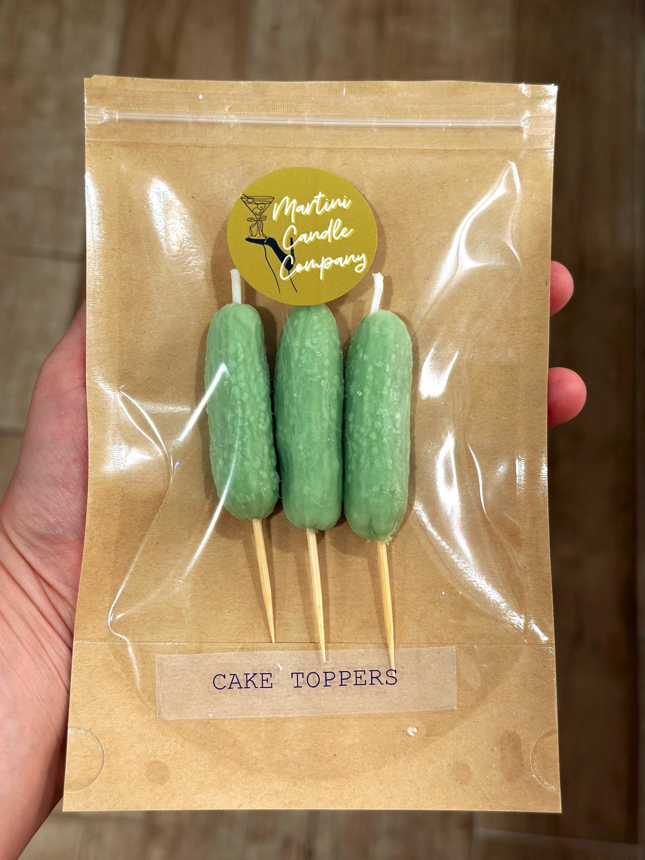 Lot de 3 cornichons. Décoration de gâteau. Bougie. Fait main. Cire d'abeille. Enfants. Hamburger au fromage. Nourriture. Gâteau d'anniversaire. Petit gâteau.