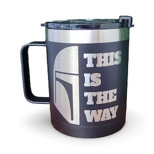 Taza de café con aislamiento de acero inoxidable de 12 oz con asa “Este es el camino”
