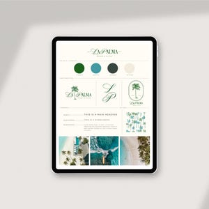 Puede incluir: Una pantalla digital que muestra una gu&iacute;a de identidad de marca para La Palma Resort & Villas. La gu&iacute;a incluye una paleta de colores, variaciones de logotipo, tipograf&iacute;a y fotograf&iacute;a.