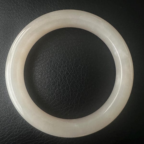 Nephrite Jade Light Pink Bangle